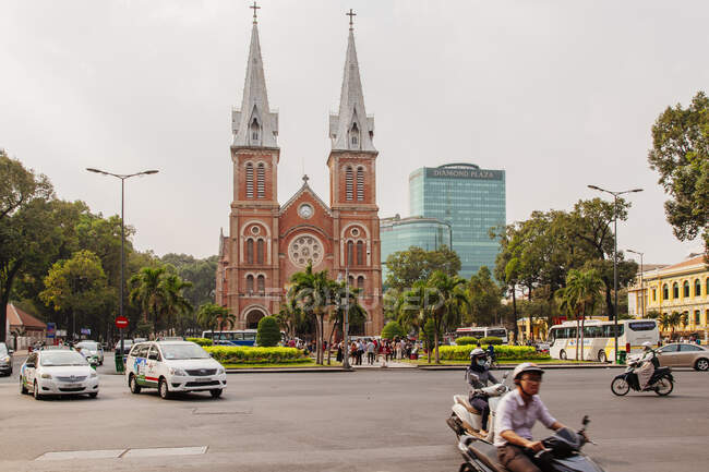 Basilika Notre-Dame, Ho-Chi-Minh-Stadt, Vietnam — Stockfoto
