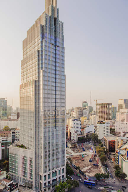 Paesaggio urbano ad alto angolo di grattacieli, centro di Ho Chi Minh città — Foto stock