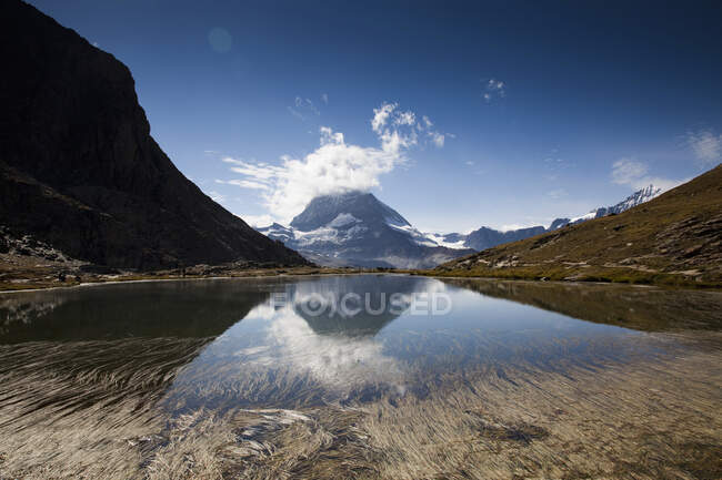 Lac, Cervin, Alpes suisses, Suisse — Photo de stock