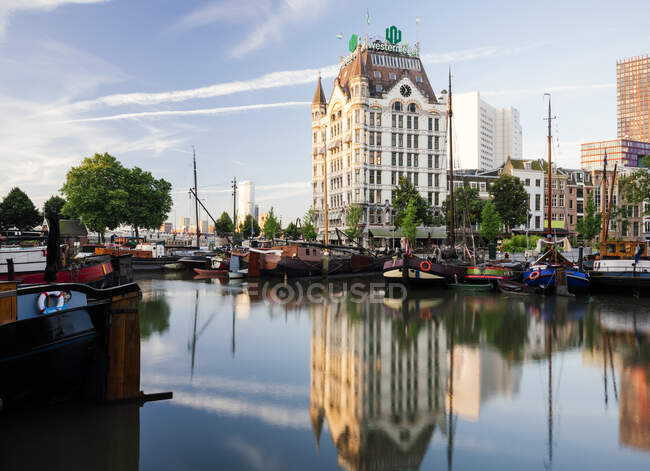 The White House & Old Harbour ao amanhecer, Wijnhaven, Roterdão, Países Baixos — Fotografia de Stock