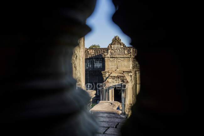 Window view of temple, Angkor Wat, Cambodia — Stock Photo