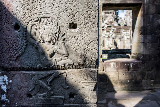 Pared tallada en Banteay Kdei, Angkor Wat, Camboya - foto de stock