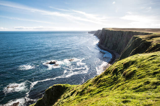 Klippen an der Küste, Duncansby Head, Schottland, Großbritannien — Stockfoto