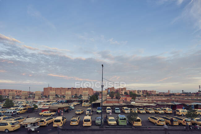 Parked taxi cabs at Grand taxi stand, Marrakech, Morocco — Stock Photo