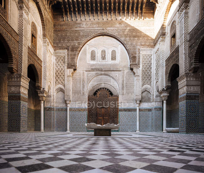 Innenraum von Al Attarine Madrasa, Fes, Marokko, Nordafrika — Stockfoto