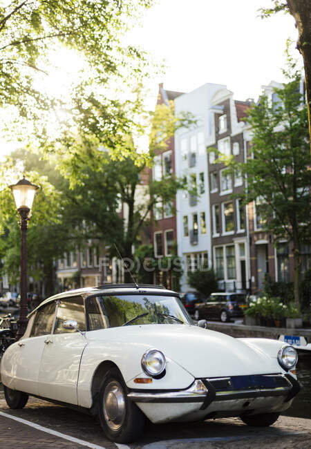 Vintage Car, distrito de Jordaan, Amsterdã, Holanda — Fotografia de Stock