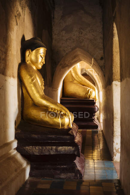 Statua buddista, Bagan, Regione di Mandalay, Myanmar — Foto stock