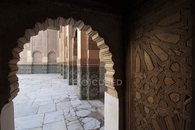 Ali ben Youssef Medersa Koranic School, Marrakech, Marruecos - foto de stock