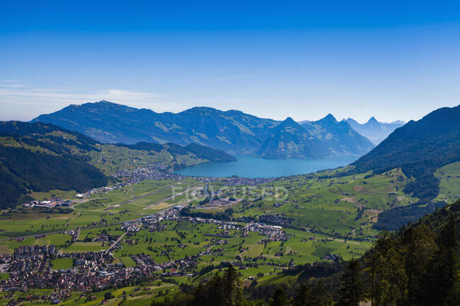 Lago de Lucerna, Stanserhorn, Suiza - foto de stock