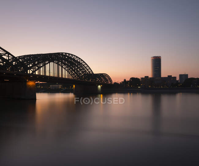 Silhouette der Hohenzollernbrücke cr — Stockfoto