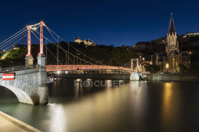 River Saone, Eglise Saint Georges with Passerelle Saint Georges — Stock Photo