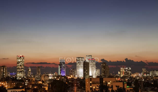 Тель - Авів вночі, Ізраїль. — стокове фото