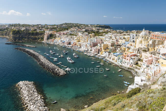 Elevated view of buildings and waterfront at Procida island, Cam — Stock Photo