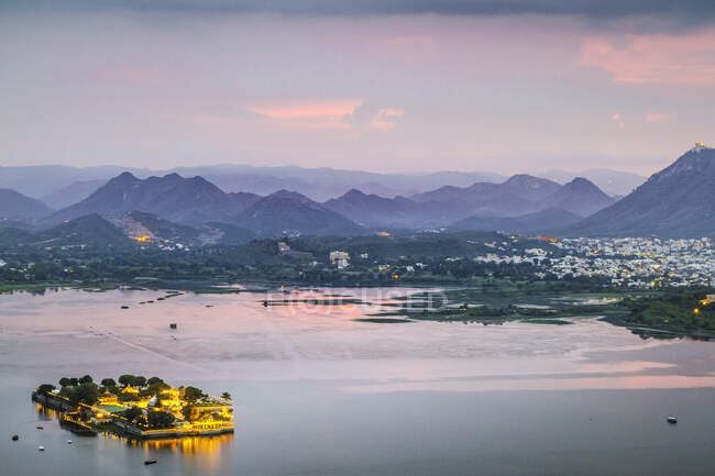 Lake pichola, udaipur, rajasthan, indien — Stockfoto