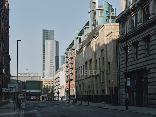 Ruas do centro da cidade deserta em Manchester durante o período de confinamento na pandemia do Coronavirus. — Fotografia de Stock