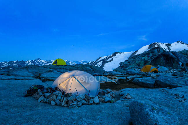 Campamento de escaladores, Parque Provincial Bugaboo, Columbia Británica, Canad - foto de stock