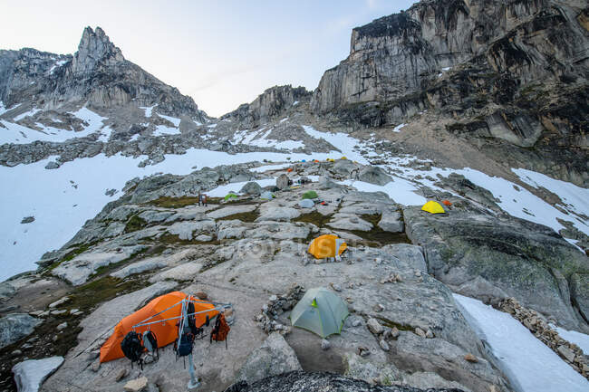 Tendas de alpinistas no Bugaboo Provincial Park, British Columbia, Ca — Fotografia de Stock