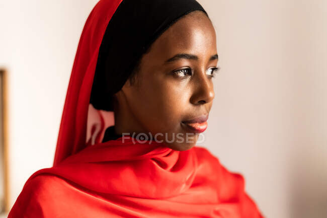 Portrait of a young muslim woman — Stock Photo