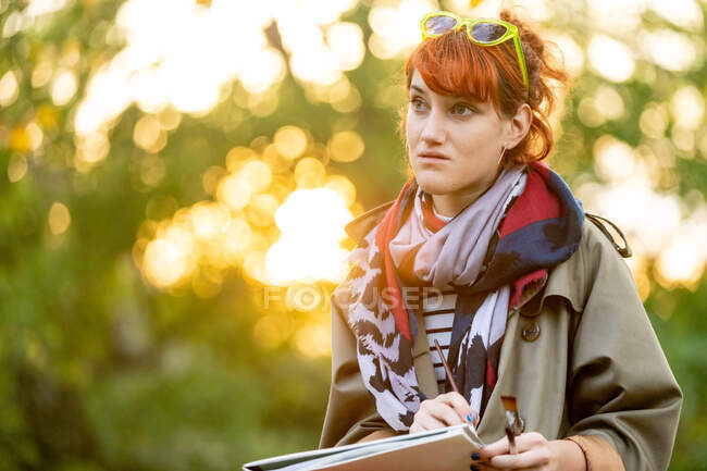 Artist working outdoors, close-up view — Stock Photo