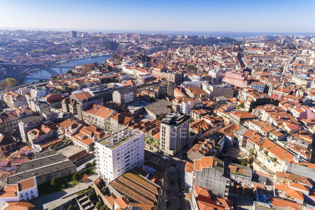 Portugal, Oporto, Vista aérea del paisaje urbano - foto de stock
