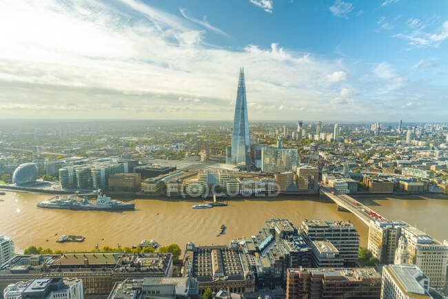 Reino Unido, Inglaterra, Londres, Paisaje urbano con The Shard - foto de stock