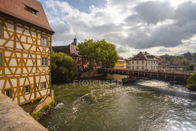 Germany, Bavaria, Bamberg, Old town hall at River Bamberg — Stock Photo