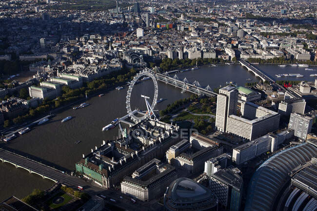 Reino Unido, Londres, Cityscape com London Eye e rio Tamisa — Fotografia de Stock