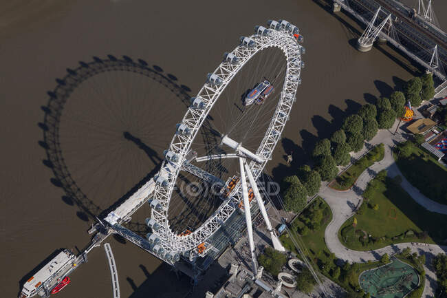 UK, London, Southbank, High angle view of London Eye and river Thames — стокове фото