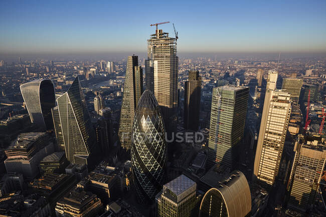 Vista aérea del edificio moderno, fondo de arquitectura. - foto de stock