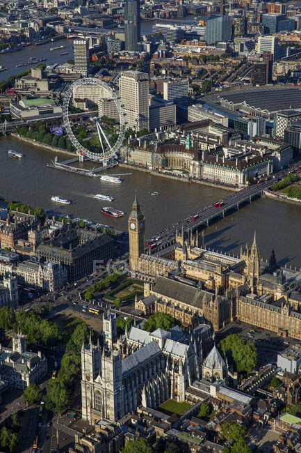 Reino Unido, Londres, Vista aérea de la Abadía de Westminster y las Casas del Parlamento - foto de stock