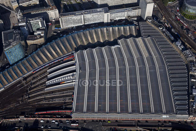 Reino Unido, Londres, Vista aérea de la estación de Waterloo - foto de stock