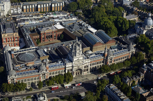 Reino Unido, Londres, Vista aérea del Victoria and Albert Museum en Kensington - foto de stock