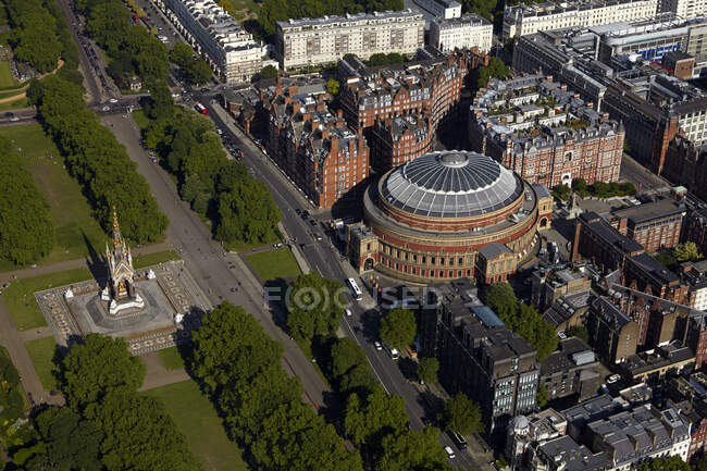 Regno Unito, Londra, Veduta aerea della Royal Albert Hall e Albert Memorial a Kensington — Foto stock