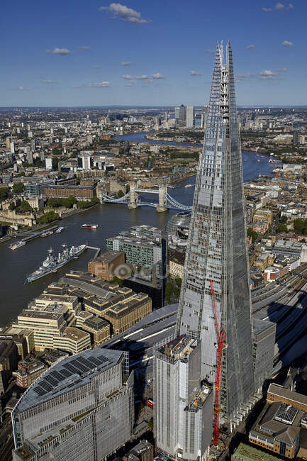 Reino Unido, Londres, Vista aérea de The Shard y River Thames - foto de stock