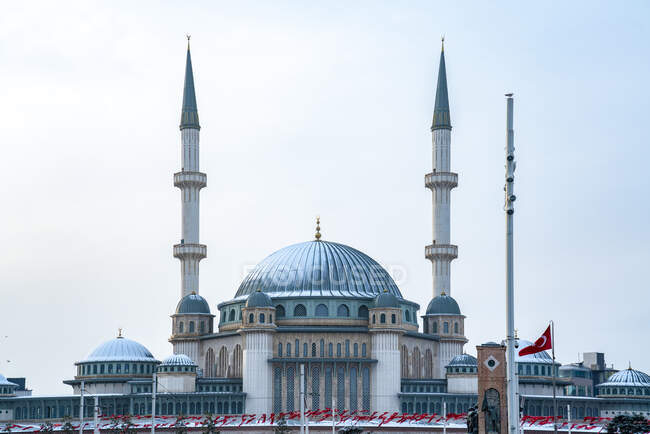 Turchia, Istanbul, Esterno della Moschea Taksim — Foto stock