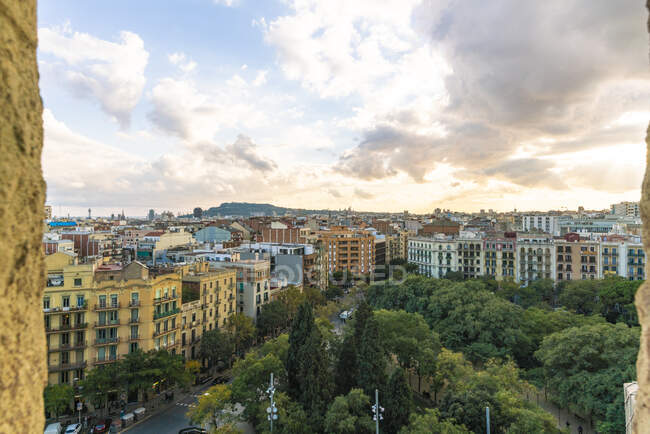 Spanien, Barcelona, Blick auf Wohngebäude — Stockfoto