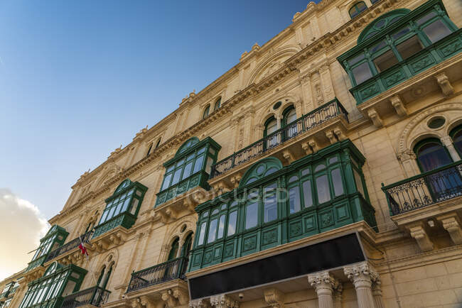 Malta, South Eastern Region, Valletta, Low angle view of townhouse — Stock Photo