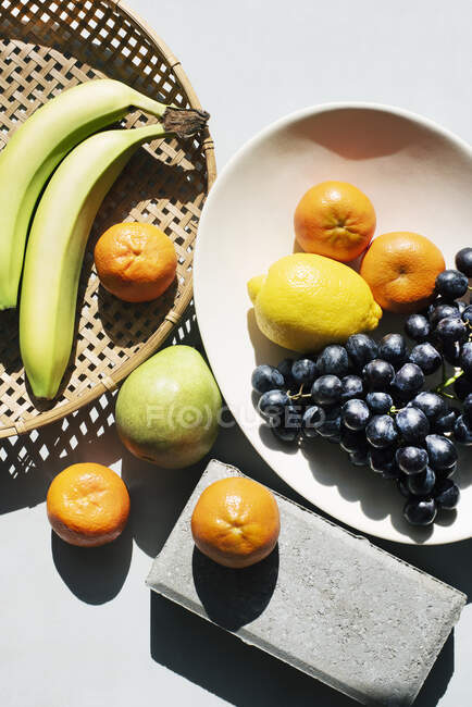 Overhead view of arrangement of assorted fruits — Stock Photo