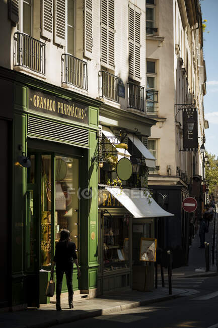França, Paris, Edifícios na cidade velha — Fotografia de Stock