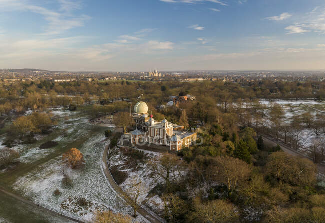 UK, London, Aerial view of Greenwich Royal Observatory at sunset in Winter — Stock Photo