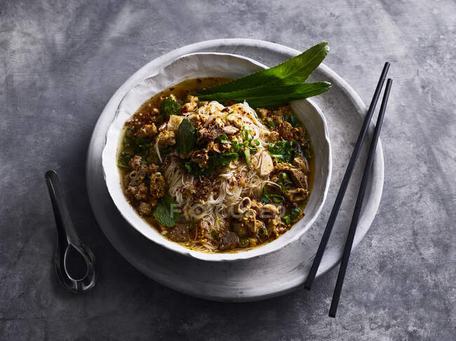 Guay Tiew Larpb noodle soup — Stock Photo