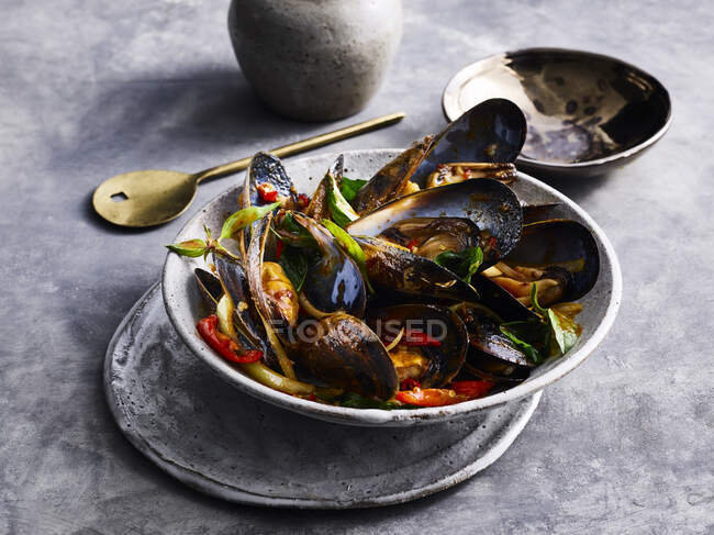 Hoi Ma Lang Phu O Bp - stir fried mussel with chili — Stock Photo