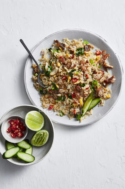 Visão aérea de Kao Pad Pla-Kem, arroz frito com cavala salgada — Fotografia de Stock