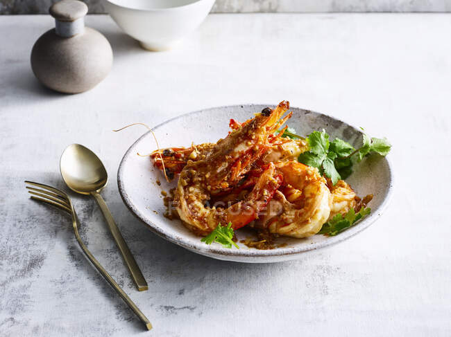 Goong Kratiem - gambero reale in aglio — Foto stock