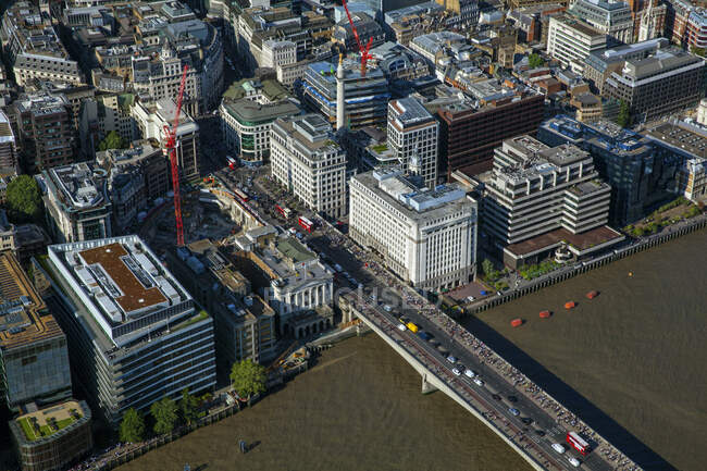 Великобритания, Лондон, Вид с воздуха на мост Блэкфрайерс, пересекающий Темзу — стоковое фото