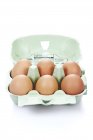 Коробка з шести вільних яєць . — стокове фото