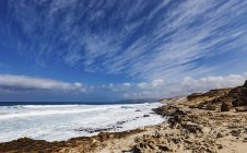 Vue panoramique de la plage de Playa del Castillo, Fuerteventura Nord, Îles Canaries, Espagne . — Photo de stock