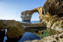 Vista panoramica della finestra azzurra, Gozo, Malta . — Foto stock