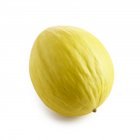 Melone melata su sfondo bianco . — Foto stock