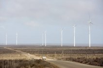 Turbines dans un parc éolien près de Vredendal, Western Cape, Afrique du Sud . — Photo de stock